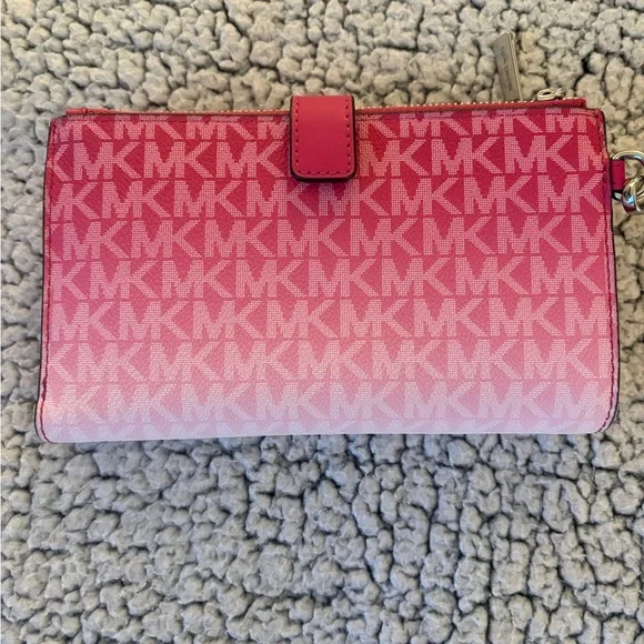 NWOT Michael Kors Ombre Pink Zip Wristlet Clutch Wallet Dragonfruit Pink - Picture 4 of 6
